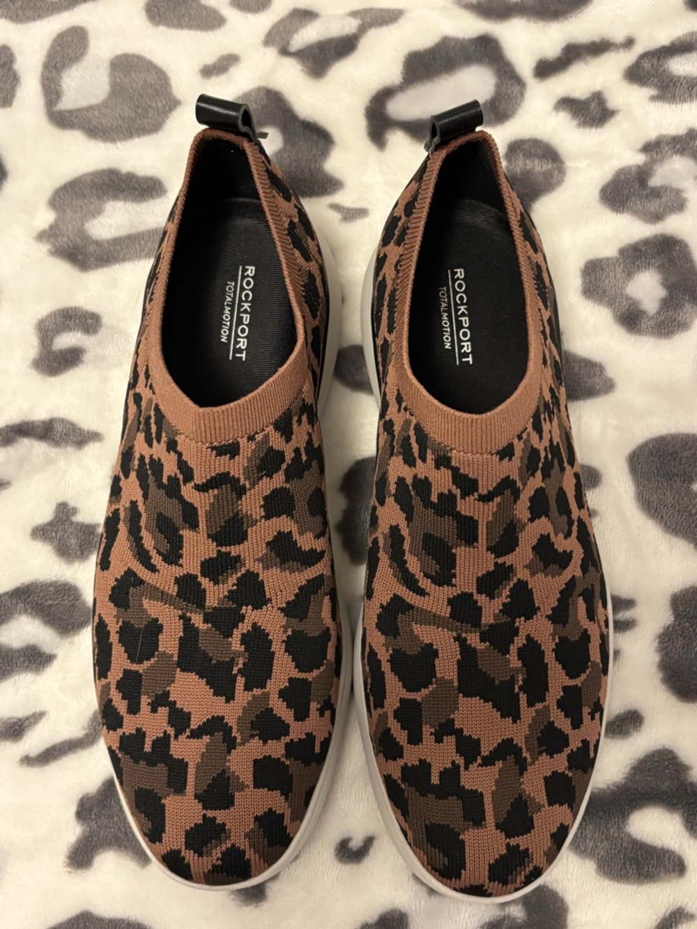 NIB Rockport Women's Slip-On Leopard Knit Sneakers 7.5 EUR 38